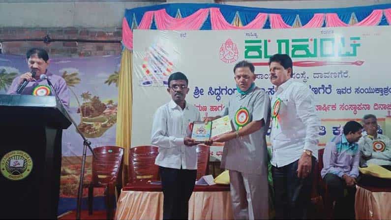 ಕೂಲಿ ಕೆಲಸದ ಬಸವರಾಜನಿಗೆ ಸಾಹಿತ್ಯದ್ದೇ ತುಡಿತ: ಸ್ವತಃ ಕವಿ, ಓದುಗ, ಮೇಲಾಗಿ ಪುಸ್ತಕ ದಾನಿ