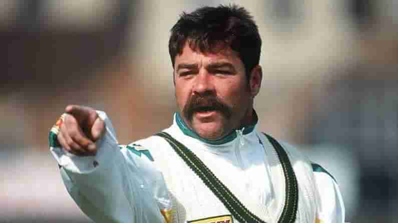 David Boon moustache ಮೀಸೆ ಹೊತ್ತ ಕ್ರಿಕೆಟಿಗನ ನೆನಪಿಸಿದ ICC: ವಿಮಾನ ಹತ್ತಿ ಇಳಿಯುವುದರೊಳಗೆ 52 ಬಿಯರ್​ ಕುಡಿದಿದ್ದ ಮೀಸೆ ಹೊತ್ತ ದಾಂಡಿಗನ Interesting Story..!