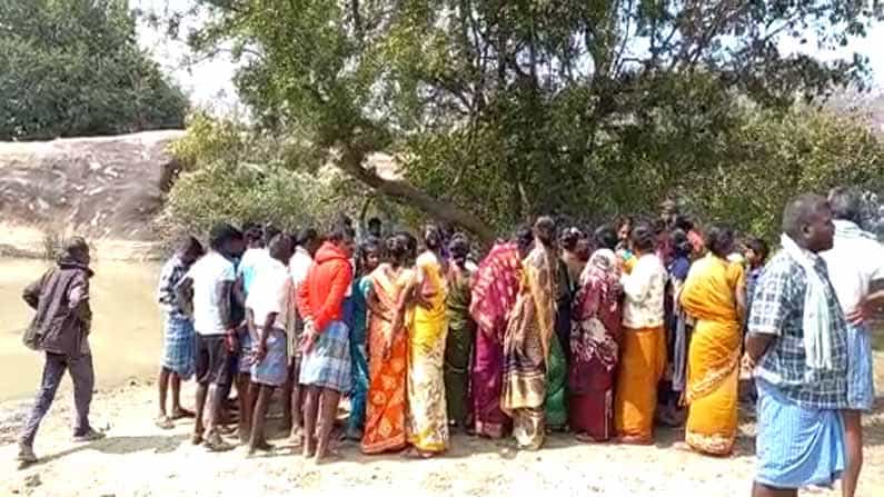 ಕುಪ್ಪಂ: ತೆರದ ಬಾವಿಗೆ ಬಿದ್ದು ತಾಯಿ, ಮೂವರು ಮಕ್ಕಳು ಸೇರಿದಂತೆ ನಾಲ್ವರ ದುರ್ಮರಣ ಕುಪ್ಪಂ: ತೆರದ ಬಾವಿಗೆ ಬಿದ್ದು ತಾಯಿ, ಮೂವರು ಮಕ್ಕಳು ಸೇರಿದಂತೆ ನಾಲ್ವರ ದುರ್ಮರಣ