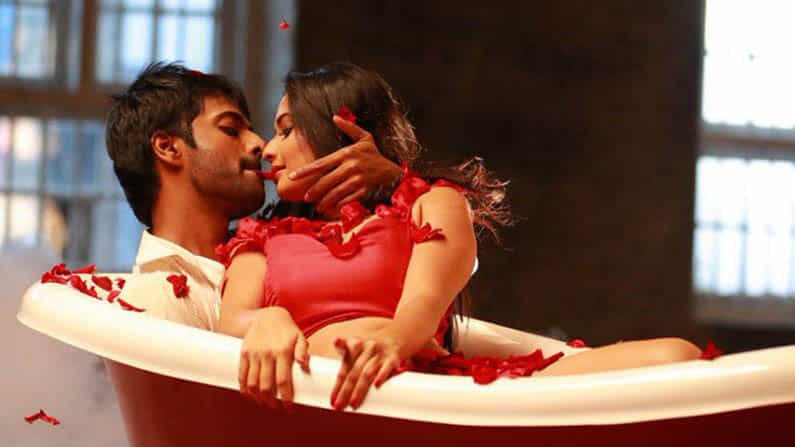 Valentine's Day: Top 10 ಯುಗಳ ಗೀತೆಗಳು, ಸಂಗಾತಿಯನ್ನು ವರ್ಣಿಸಲು ಒಂದು ಪ್ರೇಮ ಗೀತೆ ಇಲ್ಲದೇ ಇದ್ದರೆ ಹೇಗೆ? Valentine's Day: Top 10 ಯುಗಳ ಗೀತೆಗಳು, ಸಂಗಾತಿಯನ್ನು ವರ್ಣಿಸಲು ಒಂದು ಪ್ರೇಮ ಗೀತೆ ಇಲ್ಲದೇ ಇದ್ದರೆ ಹೇಗೆ?