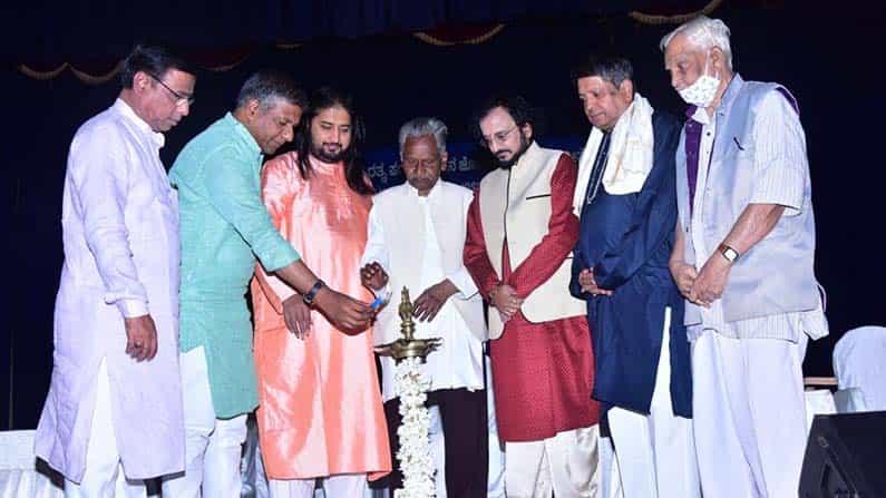 ಭಾರತ ರತ್ನ ಪಂಡಿತ ಭೀಮಸೇನ ಜೋಶಿ ಜನ್ಮಶತಮಾನೋತ್ಸವ; ಭೀಮಪಲಾಸ್ ಕಾರ್ಯಕ್ರಮಕ್ಕೆ ಸಾಕ್ಷಿಯಾದ ಸಂಗೀತಕಾಶಿ ಧಾರವಾಡ ಭಾರತ ರತ್ನ ಪಂಡಿತ ಭೀಮಸೇನ ಜೋಶಿ ಜನ್ಮಶತಮಾನೋತ್ಸವ; ಭೀಮಪಲಾಸ್ ಕಾರ್ಯಕ್ರಮಕ್ಕೆ ಸಾಕ್ಷಿಯಾದ ಸಂಗೀತಕಾಶಿ ಧಾರವಾಡ