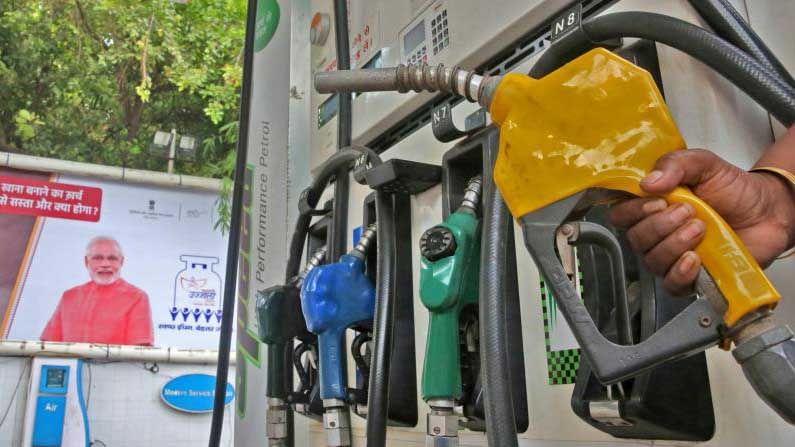 Petrol/Diesel Price: ಪೆಟ್ರೋಲ್ ದರ ಸಾರ್ವತ್ರಿಕ ದಾಖಲೆ -31 ಪೈಸೆ ಹೆಚ್ಚಳ, ಇಳಿಕೆಯ ಮಾತೇ ಇಲ್ಲ!