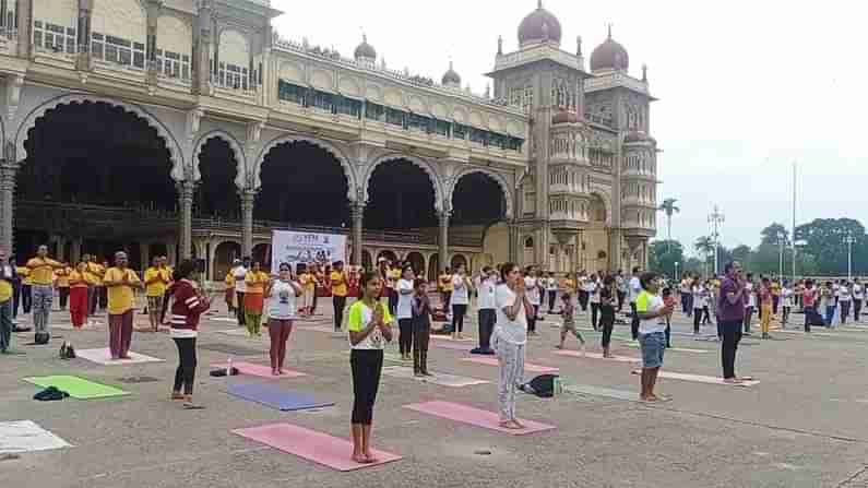 Ratha Saptami 2021: ರಥ ಸಪ್ತಮಿ ಹಿನ್ನೆಲೆ; ಅರಮನೆ ಆವರಣದಲ್ಲಿ ಸಾಮೂಹಿಕ ಸೂರ್ಯ ನಮಸ್ಕಾರ