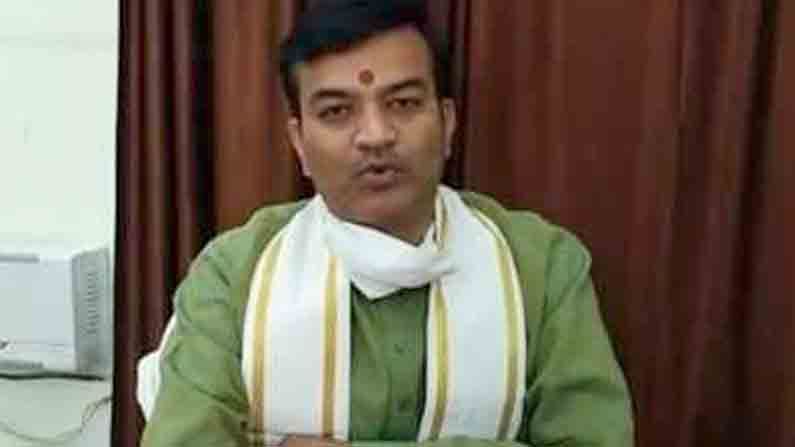 ಬುರ್ಖಾ ಒಂದು ಅನಿಷ್ಠ, ಕೆಟ್ಟ ಪದ್ಧತಿ.. ಖಂಡಿತ ನಾವದನ್ನು ನಿಷೇಧ ಮಾಡುತ್ತೇವೆ ಎಂದ ಉತ್ತರಪ್ರದೇಶ ಸಚಿವ ಬುರ್ಖಾ ಒಂದು ಅನಿಷ್ಠ, ಕೆಟ್ಟ ಪದ್ಧತಿ.. ಖಂಡಿತ ನಾವದನ್ನು ನಿಷೇಧ ಮಾಡುತ್ತೇವೆ ಎಂದ ಉತ್ತರಪ್ರದೇಶ ಸಚಿವ