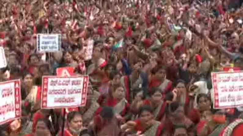 ಬೆಂಗಳೂರಿಗಿಂದು ಪ್ರತಿಭಟನೆ ಶಾಕ್.. ಅಂಗನವಾಡಿ, ಬಿಸಿಯೂಟ ಕಾರ್ಯಕರ್ತೆಯರ ಬೃಹತ್ ಪ್ರತಿಭಟನೆ ಬೆಂಗಳೂರಿಗಿಂದು ಪ್ರತಿಭಟನೆ ಶಾಕ್.. ಅಂಗನವಾಡಿ, ಬಿಸಿಯೂಟ ಕಾರ್ಯಕರ್ತೆಯರ ಬೃಹತ್ ಪ್ರತಿಭಟನೆ