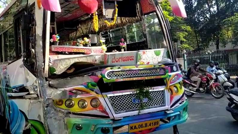 ಬ್ರೇಕ್ ಫೇಲ್ ಆಗಿ ಡಿಜಿ, ಐಜಿಪಿ ನಿವಾಸಕ್ಕೆ ನುಗ್ಗಿದ ಬಸ್ ಬ್ರೇಕ್ ಫೇಲ್ ಆಗಿ ಡಿಜಿ, ಐಜಿಪಿ ನಿವಾಸಕ್ಕೆ ನುಗ್ಗಿದ ಬಸ್