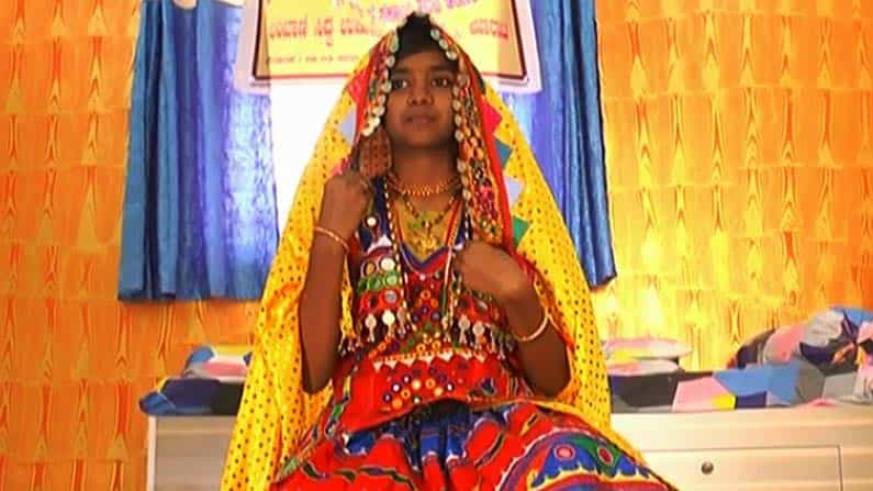 ಬಂಜಾರ ಸಮುದಾಯ ಉಡುಪಿನ ಉಳಿವಿಗೆ ಶ್ರಮಿಸುತ್ತಿರುವ ಬಾಗಲಕೋಟೆ ಮಹಿಳೆಯರು
