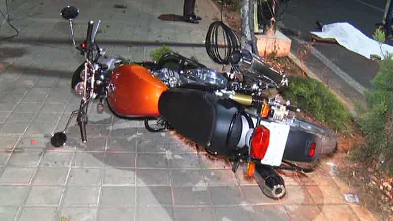 Road Accident ಬೆಂಗಳೂರು, ಚಿತ್ರದುರ್ಗದಲ್ಲಿ ಪ್ರತ್ಯೇಕ ಅಪಘಾತ.. ಪಾರ್ಟಿ ಮುಗಿಸಿ ಸ್ನೇಹಿತನ ಹೊಸ ಬೈಕ್ ಏರಿದ್ದವ ಅಪಘಾತದಲ್ಲಿ ಸಾವು Road Accident ಬೆಂಗಳೂರು, ಚಿತ್ರದುರ್ಗದಲ್ಲಿ ಪ್ರತ್ಯೇಕ ಅಪಘಾತ.. ಪಾರ್ಟಿ ಮುಗಿಸಿ ಸ್ನೇಹಿತನ ಹೊಸ ಬೈಕ್ ಏರಿದ್ದವ ಅಪಘಾತದಲ್ಲಿ ಸಾವು