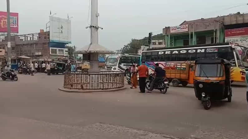 Bharat Bandh Today: ಭಾರತ್ ಬಂದ್; ಕರ್ನಾಟಕ ರಾಜ್ಯದಲ್ಲಿ ಸಾರಿಗೆ ಸಂಚಾರದಲ್ಲಿ ಇಲ್ಲ ಯಾವುದೇ ವ್ಯತ್ಯಯ Bharat Bandh Today: ಭಾರತ್ ಬಂದ್; ಕರ್ನಾಟಕ ರಾಜ್ಯದಲ್ಲಿ ಸಾರಿಗೆ ಸಂಚಾರದಲ್ಲಿ ಇಲ್ಲ ಯಾವುದೇ ವ್ಯತ್ಯಯ