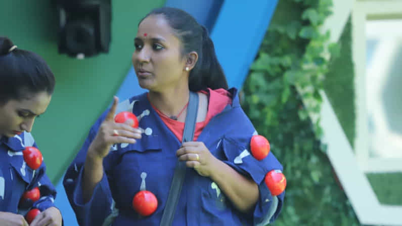 Bigg Boss Kannada: ಅಯ್ಯೋ ಪಾಪ.. ನಿರ್ಮಲಾ ಕೈಗೆ ಇಷ್ಟೊಂದು ಏಟಾಗಿದೆಯಾ? Bigg Boss Kannada: ಅಯ್ಯೋ ಪಾಪ.. ನಿರ್ಮಲಾ ಕೈಗೆ ಇಷ್ಟೊಂದು ಏಟಾಗಿದೆಯಾ?