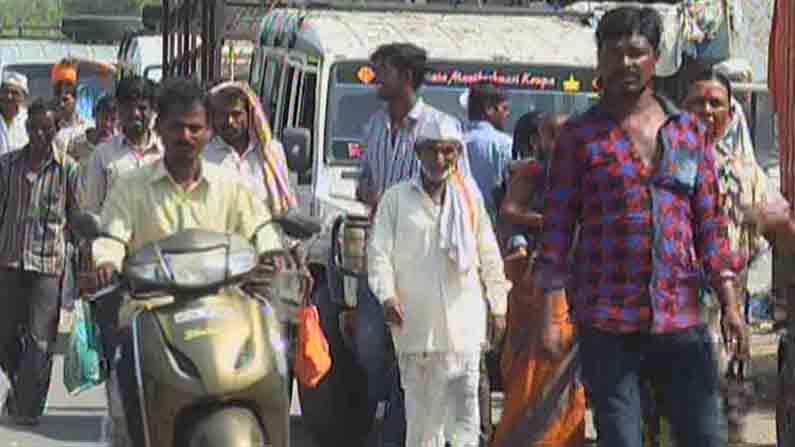 ಸರ್ಕಾರದ ಕೊವಿಡ್ ಮಾರ್ಗಸೂಚಿಗೆ ಕ್ಯಾರೇ ಅನ್ನದ ಜನ: ಸಾವಿರದ ಸನಿಹಕ್ಕೆ ತಲುಪಿದ ಕೊರೊನಾ ಕೇಸ್! ಸರ್ಕಾರದ ಕೊವಿಡ್ ಮಾರ್ಗಸೂಚಿಗೆ ಕ್ಯಾರೇ ಅನ್ನದ ಜನ: ಸಾವಿರದ ಸನಿಹಕ್ಕೆ ತಲುಪಿದ ಕೊರೊನಾ ಕೇಸ್!