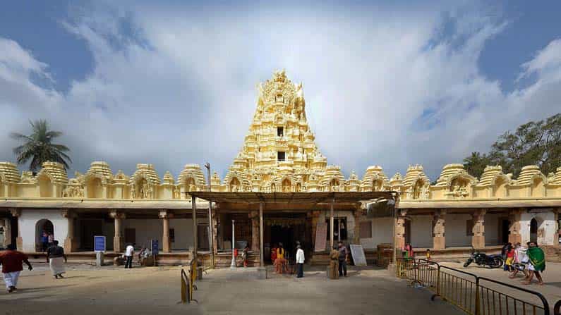 ಕೊರೊನಾ ಸೋಂಕು ಭೀತಿ: ಮೇಲುಕೋಟೆ ಚೆಲುವನಾರಾಯಣ ಸ್ವಾಮಿ ವೈರಮುಡಿ ಮಹೋತ್ಸವ ಸರಳ ಆಚರಣೆಗೆ ನಿರ್ಧಾರ ಕೊರೊನಾ ಸೋಂಕು ಭೀತಿ: ಮೇಲುಕೋಟೆ ಚೆಲುವನಾರಾಯಣ ಸ್ವಾಮಿ ವೈರಮುಡಿ ಮಹೋತ್ಸವ ಸರಳ ಆಚರಣೆಗೆ ನಿರ್ಧಾರ
