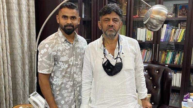 ಸಿಡಿ ಷಡ್ಯಂತ್ರದ ‘ಮಹಾನಾಯಕ’ ಡಿ.ಕೆ.ಶಿವಕುಮಾರ್ ಎಂಬ ಅನುಮಾನದಲ್ಲಿ ಬಿಜೆಪಿ ಸಿಡಿ ಷಡ್ಯಂತ್ರದ ‘ಮಹಾನಾಯಕ’ ಡಿ.ಕೆ.ಶಿವಕುಮಾರ್ ಎಂಬ ಅನುಮಾನದಲ್ಲಿ ಬಿಜೆಪಿ
