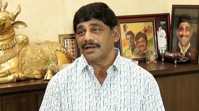 ಮಗಳ ವಯಸ್ಸಿನ ಹೆಣ್ಣು ಜೀವಕ್ಕಾದ ನೋವಿನ ಬಗ್ಗೆ ಸರ್ಕಾರ, ಎಸ್ಐಟಿ ಚರ್ಚೆ ಮಾಡುತ್ತಿಲ್ಲ: ಸಂಸದ ಡಿ.ಕೆ.ಸುರೇಶ್ ಮಗಳ ವಯಸ್ಸಿನ ಹೆಣ್ಣು ಜೀವಕ್ಕಾದ ನೋವಿನ ಬಗ್ಗೆ ಸರ್ಕಾರ, ಎಸ್ಐಟಿ ಚರ್ಚೆ ಮಾಡುತ್ತಿಲ್ಲ: ಸಂಸದ ಡಿ.ಕೆ.ಸುರೇಶ್