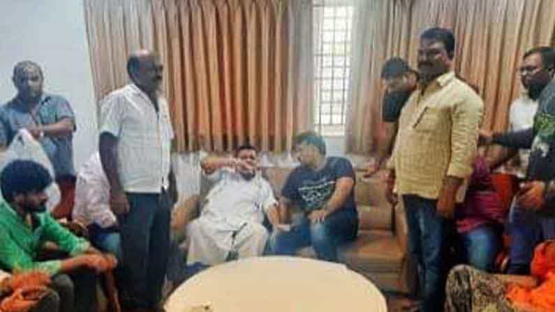 ದಾವಣಗೆರೆಗೆ ಆಗಮಿಸಿದ ದರ್ಶನ್; ಮಾಜಿ ಸಚಿವ ಎಸ್.ಎಸ್. ಮಲ್ಲಿಕಾರ್ಜುನರನ್ನ ಭೇಟಿ ಮಾಡಿ ಸಮಯ ಕಳೆದ್ರು ಡಿ ಬಾಸ್