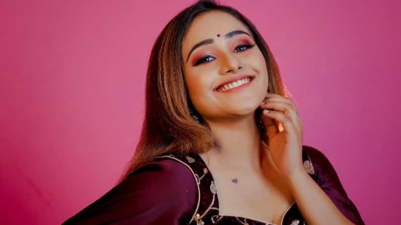 Bigg Boss Kannada: ಜೈಲುಪಾಲಾದ ಬಿಗ್ ಬಾಸ್ ಸ್ಪರ್ಧಿ ಧನುಶ್ರೀ! ಮೊದಲ ವಾರವೇ ಕಳಪೆ ಹಣೆಪಟ್ಟಿ Bigg Boss Kannada: ಜೈಲುಪಾಲಾದ ಬಿಗ್ ಬಾಸ್ ಸ್ಪರ್ಧಿ ಧನುಶ್ರೀ! ಮೊದಲ ವಾರವೇ ಕಳಪೆ ಹಣೆಪಟ್ಟಿ