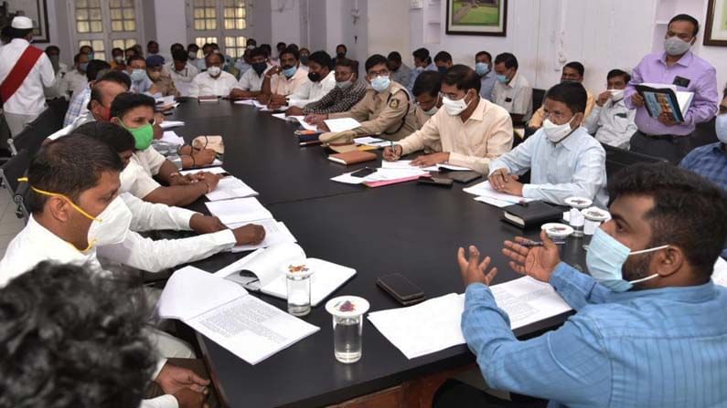 ದೌರ್ಜನ್ಯದಲ್ಲಿ ನೊಂದ ಪರಿಶಿಷ್ಟ ಜಾತಿ-ಪಂಗಡದ ಸಂತ್ರಸ್ತರಿಗೆ 75.36 ಲಕ್ಷ ರೂ. ಪರಿಹಾರ ಧನ ವಿತರಣೆ ಮಾಡಿದ ವಿಜಯಪುರ ಜಿಲ್ಲಾಡಳಿತ ದೌರ್ಜನ್ಯದಲ್ಲಿ ನೊಂದ ಪರಿಶಿಷ್ಟ ಜಾತಿ-ಪಂಗಡದ ಸಂತ್ರಸ್ತರಿಗೆ 75.36 ಲಕ್ಷ ರೂ. ಪರಿಹಾರ ಧನ ವಿತರಣೆ ಮಾಡಿದ ವಿಜಯಪುರ ಜಿಲ್ಲಾಡಳಿತ