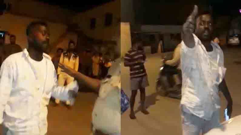 ಹುಳಿಮಾವು ಬಳಿ ಕುಡುಕನ ರಂಪಾಟ: ಸಿಗರೇಟ್ಗಾಗಿ ಕಿರಿಕ್.. ಪೊಲೀಸರ ಮುಂದೆ ಅಸಭ್ಯ ವರ್ತನೆ ಹುಳಿಮಾವು ಬಳಿ ಕುಡುಕನ ರಂಪಾಟ: ಸಿಗರೇಟ್ಗಾಗಿ ಕಿರಿಕ್.. ಪೊಲೀಸರ ಮುಂದೆ ಅಸಭ್ಯ ವರ್ತನೆ