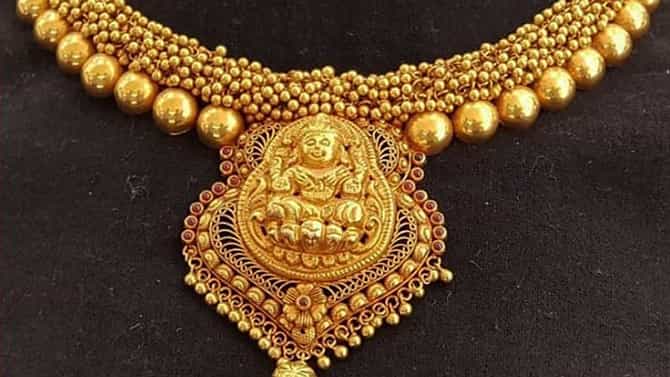 Gold Silver Price: ಮಾರ್ಚ್​ ತಿಂಗಳ ಆರಂಭ.. ಇಳಿಕೆಯತ್ತ ಸಾಗುತ್ತಿರುವ ಚಿನ್ನದ ದರ!