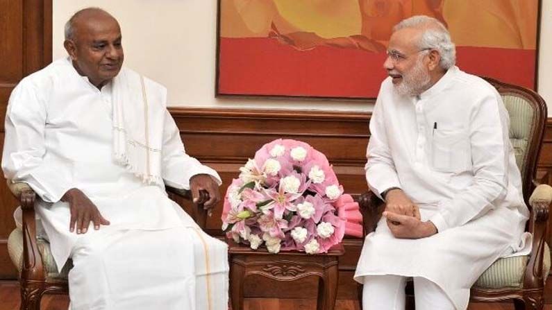 ಮಾಜಿ ಪ್ರಧಾನಿ ದೇವೇಗೌಡರಿಗೆ ಕೊರೊನಾ: ನಿಮ್ಮ ಆಯ್ಕೆಯ ಯಾವುದೇ ಆಸ್ಪತ್ರೆಯಲ್ಲಿ ಚಿಕಿತ್ಸೆ ಪಡೆಯಿರಿ ಎಂದ ಪ್ರಧಾನಿ ಮೋದಿ ಮಾಜಿ ಪ್ರಧಾನಿ ದೇವೇಗೌಡರಿಗೆ ಕೊರೊನಾ: ನಿಮ್ಮ ಆಯ್ಕೆಯ ಯಾವುದೇ ಆಸ್ಪತ್ರೆಯಲ್ಲಿ ಚಿಕಿತ್ಸೆ ಪಡೆಯಿರಿ ಎಂದ ಪ್ರಧಾನಿ ಮೋದಿ