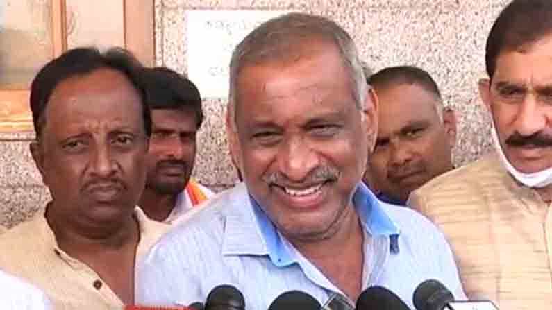 ಮತಾಂತರ ಆಗೋರು ಅರ್ಜಿ ಕೊಡಬೇಕು, ನೊಟೀಸ್ ಬೋರ್ಡ್ಗೆ ಅಂಥವರ ಹೆಸರು ಹಾಕ್ತೀವಿ: ಸಚಿವ ಮಾಧುಸ್ವಾಮಿ