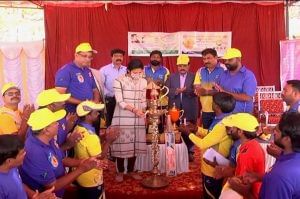 Mysore DC Rohini Sindhuri plays cricket on Shiv ratri 2021 