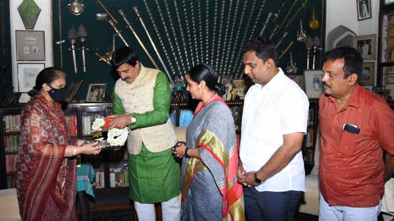 ಮೈಸೂರು ಪ್ರವಾಸೋದ್ಯಮ ಅಭಿವೃದ್ಧಿಗೆ ರಾಜವಂಶಸ್ಥರಿಂದ ಸಲಹೆ ಪಡೆದ ಸಚಿವ ಸಿ.ಪಿ.ಯೋಗೇಶ್ವರ್ ಮೈಸೂರು ಪ್ರವಾಸೋದ್ಯಮ ಅಭಿವೃದ್ಧಿಗೆ ರಾಜವಂಶಸ್ಥರಿಂದ ಸಲಹೆ ಪಡೆದ ಸಚಿವ ಸಿ.ಪಿ.ಯೋಗೇಶ್ವರ್