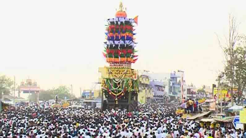 ಕೊರೊನಾವನ್ನೇ ಉಸಿರು ಕಟ್ಟಿಸಿ ಭಕ್ತಿಯಲ್ಲಿ ಮಿಂದೆದ್ದ ಭಕ್ತರು.. ಕೊರೊನಾ ನಡುವೆಯೂ ಅದ್ದೂರಿಯಾಗಿ ನಡೀತು ತಿಪ್ಪೇರುದ್ರಸ್ವಾಮಿ ಜಾತ್ರೆ