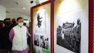 75 Years of India's Independence: ಸ್ವಾತಂತ್ರ್ಯದ ಪಯಣ ನೆನಪಿಸುವ ವಸ್ತುಪ್ರದರ್ಶನ ಉದ್ಘಾಟಿಸಿದ ಪ್ರಕಾಶ್ ಜಾವಡೇಕರ್​