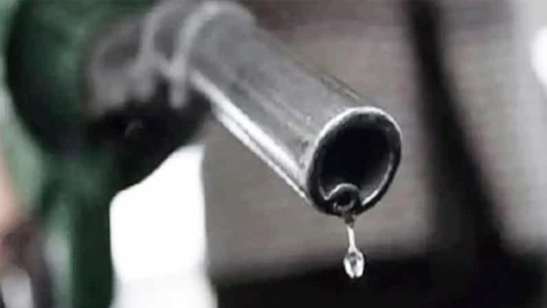 ಕರ್ನಾಟಕ ಬಜೆಟ್ 2021: ಪೆಟ್ರೋಲ್ ದರದಲ್ಲಿ ಯಾವ ಇಳಿಕೆಯೂ ಆಗಲಿಲ್ಲ; ಇಂದು ರಾಜ್ಯದಲ್ಲಿ ರೂ. 96ರ ಗಡಿಯಲ್ಲಿ ಪೆಟ್ರೋಲ್​ ಬೆಲೆ