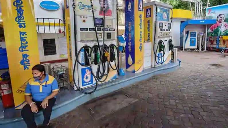 Petrol Price Today: ಪೆಟ್ರೋಲ್​, ಡೀಸೆಲ್​ ಬೆಲೆ ಇಂದು ಮತ್ತೆ ಏರಿಕೆ; ಗರಿಷ್ಠ ಮಟ್ಟ ತಲುಪಿದೆ ಇಂಧನ ದರ