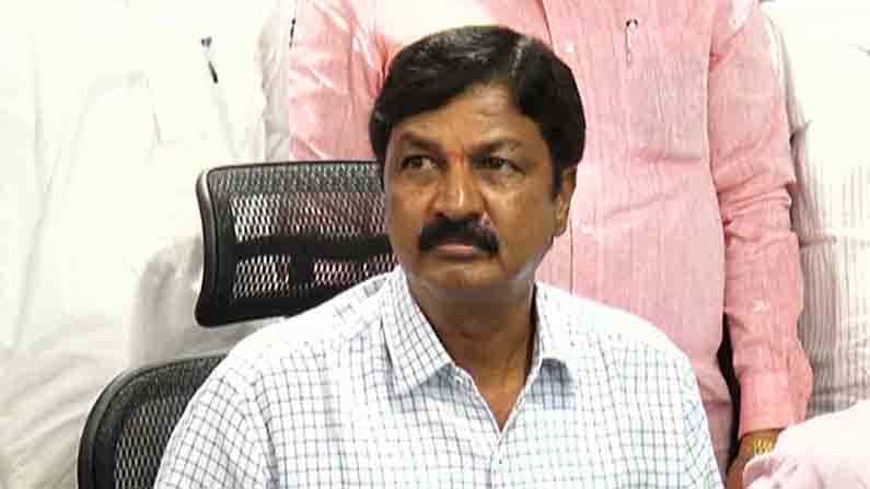 ‘ಅಯ್ಯೋ ಪಾಪ ಅಂತೆ.. ಹೆಣ್ಣುಮಕ್ಕಳ ಹಿಂದೆ‌ ಹೋಗಿ ಎಲ್ಲವನ್ನೂ ಬಿಚ್ಚಾಕೋಕೆ ನಾವು ಹೇಳಿದ್ವಾ?’