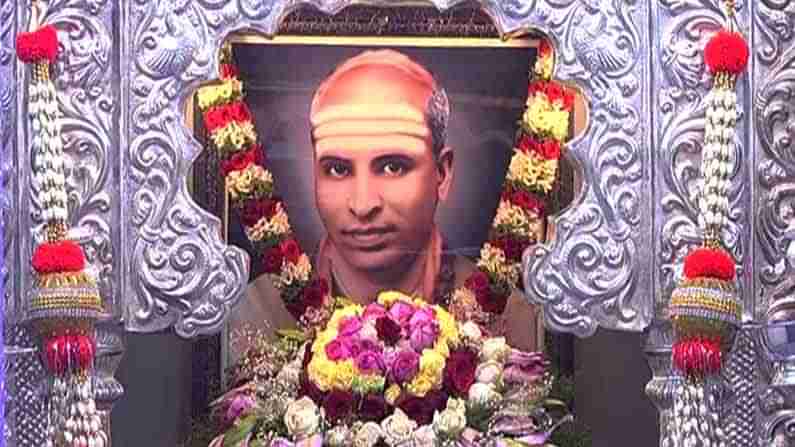 ಶಾಂತವೀರೇಶ್ವರ ಸ್ವಾಮೀಜಿ 41ನೇ ವರ್ಷದ ಪುಣ್ಯ ಸ್ಮರಣೋತ್ಸವ: 61 ಕೆಜಿಯ ಬೆಳ್ಳಿ ಗದ್ದುಗೆ ಅರ್ಪಿಸಿದ ವಿದ್ಯಾರ್ಥಿಗಳು