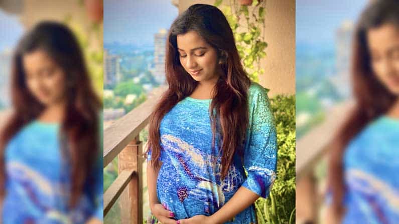 Shreya Ghoshal | ತಾಯಿ ಆಗಲಿದ್ದಾರೆ ಶ್ರೇಯಾ ಘೋಶಾಲ್: ವೈರಲ್ ಆಯ್ತು ಗಾಯಕಿಯ ಹೊಸ ಫೋಟೋ Shreya Ghoshal | ತಾಯಿ ಆಗಲಿದ್ದಾರೆ ಶ್ರೇಯಾ ಘೋಶಾಲ್: ವೈರಲ್ ಆಯ್ತು ಗಾಯಕಿಯ ಹೊಸ ಫೋಟೋ
