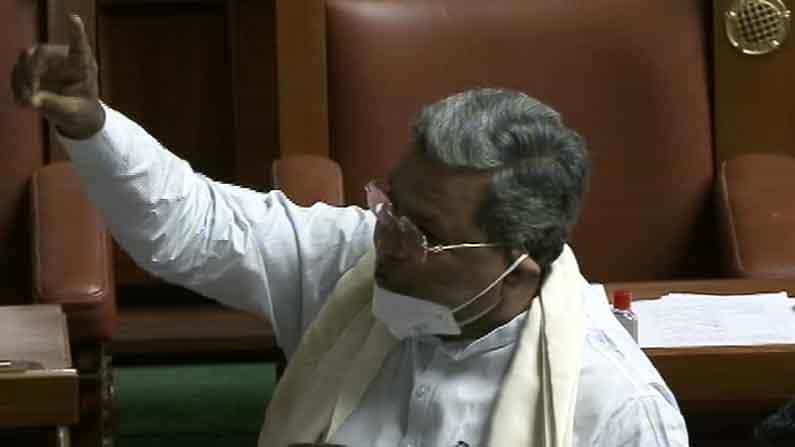 ರಮೇಶ್ ಜಾರಕಿಹೊಳಿ ವಿರುದ್ಧ ರೇಪ್ ಕೇಸ್ ಹಾಕಬೇಕು; ಸಿಡಿ ಯುವತಿಗೆ ರಕ್ಷಣೆ ಕೊಡಬೇಕು -ಸಿದ್ದರಾಮಯ್ಯ ರಮೇಶ್ ಜಾರಕಿಹೊಳಿ ವಿರುದ್ಧ ರೇಪ್ ಕೇಸ್ ಹಾಕಬೇಕು; ಸಿಡಿ ಯುವತಿಗೆ ರಕ್ಷಣೆ ಕೊಡಬೇಕು -ಸಿದ್ದರಾಮಯ್ಯ