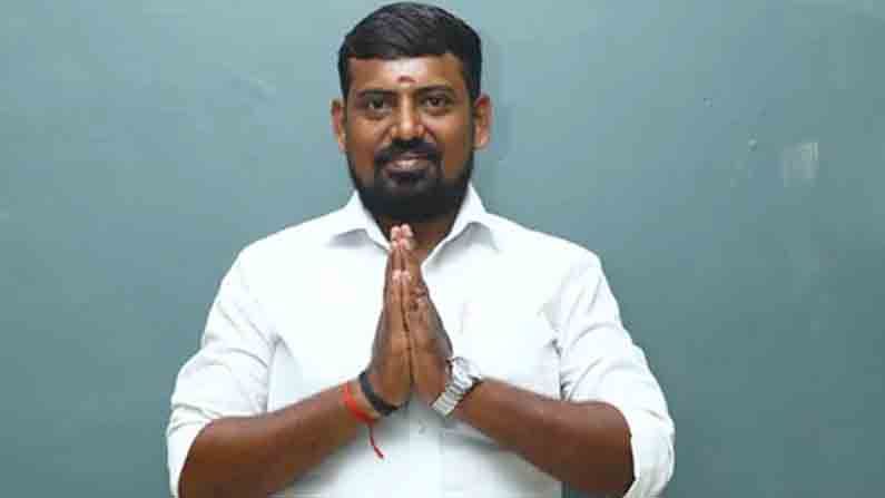 ‘ಚಂದ್ರಲೋಕಕ್ಕೆ ಪ್ರವಾಸ.. ಮನೆಗೊಂದು ಸಣ್ಣ ಹೆಲಿಕಾಪ್ಟರ್’ -ತಮಿಳುನಾಡಿನ ಅಭ್ಯರ್ಥಿಯ ಚುನಾವಣಾ ಪ್ರಣಾಳಿಕೆಗಳಿವು ; ಇದರಲ್ಲಿದೆ ಒಂದು ಟ್ವಿಸ್ಟ್