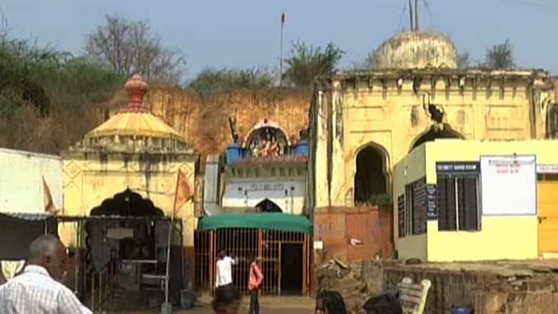 ಬೀದರ್: ಮುಜರಾಯಿ ಇಲಾಖೆಯ ವ್ಯಾಪ್ತಿಯಲ್ಲಿದ್ದರೂ ಅಭಿವೃದ್ಧಿಯಾಗದ ಉಗ್ರ ನರಸಿಂಹ ದೇವಾಲಯ ಬೀದರ್: ಮುಜರಾಯಿ ಇಲಾಖೆಯ ವ್ಯಾಪ್ತಿಯಲ್ಲಿದ್ದರೂ ಅಭಿವೃದ್ಧಿಯಾಗದ ಉಗ್ರ ನರಸಿಂಹ ದೇವಾಲಯ