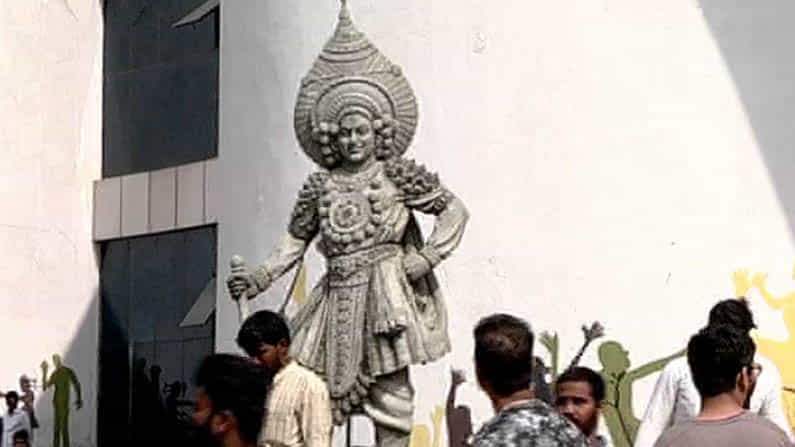 ಶಿವಮೊಗ್ಗ ರಂಗಾಯದಲ್ಲಿ ಕಲಾಕೃತಿಗಳ ಅನಾವರಣ: ಸಿಮೆಂಟ್ನಲ್ಲಿ ನಿರ್ಮಾಣವಾದ ಕಲೆಗೆ ಮನಸೋತ ಸ್ಥಳೀಯರು ಶಿವಮೊಗ್ಗ ರಂಗಾಯದಲ್ಲಿ ಕಲಾಕೃತಿಗಳ ಅನಾವರಣ: ಸಿಮೆಂಟ್ನಲ್ಲಿ ನಿರ್ಮಾಣವಾದ ಕಲೆಗೆ ಮನಸೋತ ಸ್ಥಳೀಯರು