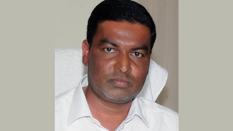 ನಕಲಿ ಸಿ.ಡಿ.ಗಾಗಿ ರಾಜೀನಾಮೆ ಕೊಟ್ಟರೆ ಸಂಪುಟವೇ ಇರಲ್ಲ: ಬಿಜೆಪಿ ಶಾಸಕ ಬಾಲಚಂದ್ರ ಜಾರಕಿಹೊಳಿ ನಕಲಿ ಸಿ.ಡಿ.ಗಾಗಿ ರಾಜೀನಾಮೆ ಕೊಟ್ಟರೆ ಸಂಪುಟವೇ ಇರಲ್ಲ: ಬಿಜೆಪಿ ಶಾಸಕ ಬಾಲಚಂದ್ರ ಜಾರಕಿಹೊಳಿ