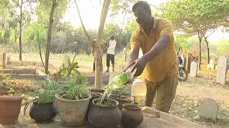 ಏಳು ವರ್ಷಗಳಿಂದ ಸ್ಮಶಾನದಲ್ಲೇ ವಾಸ; ಮಾಜಿ ಯೋಧನ ಕಾರ್ಯಕ್ಕೆ ಉದ್ಯಾನವಾದ ರುದ್ರಭೂಮಿ