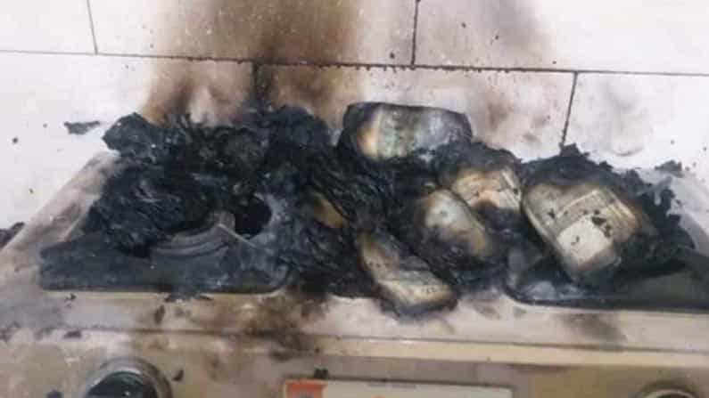 ಎಸಿಬಿ ಮನೆಗೆ ಪ್ರವೇಶಿಸುತ್ತಿದ್ದಂತೆ ಲಂಚದ ಹಣವನ್ನು ಬೆಂಕಿ ಹಾಕಿ ಸುಟ್ಟ ತಹಶೀಲ್ದಾರ್; ವಿಡಿಯೋ ವೈರಲ್ ಎಸಿಬಿ ಮನೆಗೆ ಪ್ರವೇಶಿಸುತ್ತಿದ್ದಂತೆ ಲಂಚದ ಹಣವನ್ನು ಬೆಂಕಿ ಹಾಕಿ ಸುಟ್ಟ ತಹಶೀಲ್ದಾರ್; ವಿಡಿಯೋ ವೈರಲ್