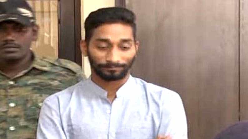 ಸಚಿವರ ಪಿಎ ಎಂದು ಉದ್ಯಮಿಗೆ ವಂಚನೆ: ಮಾಜಿ ರಣಜಿ ಆಟಗಾರನ ಬಂಧನ ಸಚಿವರ ಪಿಎ ಎಂದು ಉದ್ಯಮಿಗೆ ವಂಚನೆ: ಮಾಜಿ ರಣಜಿ ಆಟಗಾರನ ಬಂಧನ