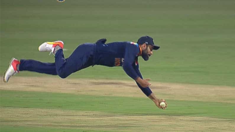 India vs England: ಮೈದಾನದಲ್ಲಿ ಚಿರತೆಯಂತೆ ಎಗರಿ ಕ್ಯಾಚ್ ಹಿಡಿದ ವಿರಾಟ್.. ಕೊಹ್ಲಿಯ ಈ ಅದ್ಭುತ ಕ್ಯಾಚ್ ಭಾರತವನ್ನು ಗೆಲ್ಲಿಸಿತು! ವಿಡಿಯೋ ನೋಡಿ India vs England: ಮೈದಾನದಲ್ಲಿ ಚಿರತೆಯಂತೆ ಎಗರಿ ಕ್ಯಾಚ್ ಹಿಡಿದ ವಿರಾಟ್.. ಕೊಹ್ಲಿಯ ಈ ಅದ್ಭುತ ಕ್ಯಾಚ್ ಭಾರತವನ್ನು ಗೆಲ್ಲಿಸಿತು! ವಿಡಿಯೋ ನೋಡಿ