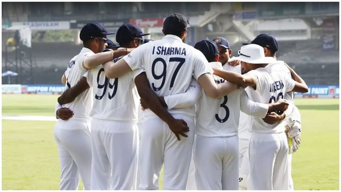 India vs England: ಅಂತಿಮ ಟೆಸ್ಟ್ ಆರಂಭ, ತಂಡದಲ್ಲಿ ಬದಲಾವಣೆ ಮಾಡಿದ ಉಭಯ ತಂಡಗಳು.. ಬುಮ್ರಾ ಬದಲು ಸಿರಾಜ್ ಎಂಟ್ರಿ India vs England: ಅಂತಿಮ ಟೆಸ್ಟ್ ಆರಂಭ, ತಂಡದಲ್ಲಿ ಬದಲಾವಣೆ ಮಾಡಿದ ಉಭಯ ತಂಡಗಳು.. ಬುಮ್ರಾ ಬದಲು ಸಿರಾಜ್ ಎಂಟ್ರಿ
