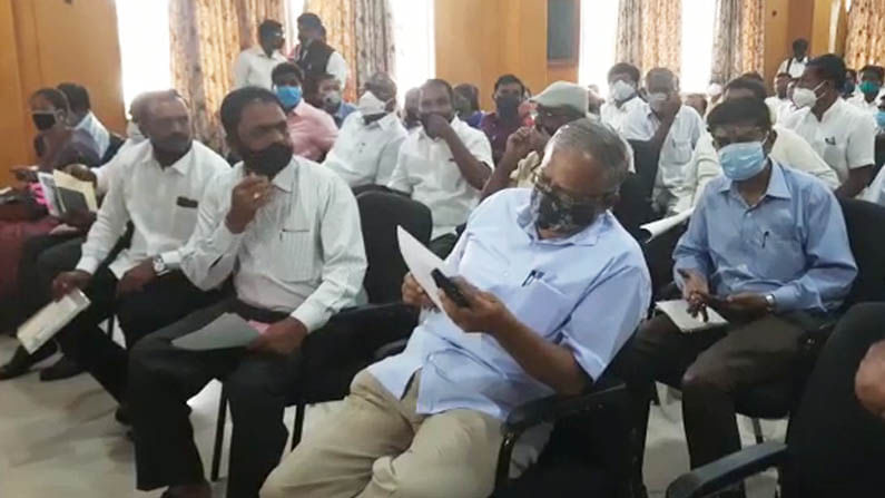 ಖಾಸಗಿ ಶಾಲಾ ಒಕ್ಕೂಟದಿಂದ ಪ್ರತಿಭಟನೆ: SSLC ಪರೀಕ್ಷೆ ವೇಳೆ ಪ್ರತಿಭಟನೆ ಸರಿಯಲ್ಲ ಎಂದು ಶಿಕ್ಷಣ ಸಚಿವ ಸುರೇಶ್ ಕುಮಾರ್ ಗರಂ ಖಾಸಗಿ ಶಾಲಾ ಒಕ್ಕೂಟದಿಂದ ಪ್ರತಿಭಟನೆ: SSLC ಪರೀಕ್ಷೆ ವೇಳೆ ಪ್ರತಿಭಟನೆ ಸರಿಯಲ್ಲ ಎಂದು ಶಿಕ್ಷಣ ಸಚಿವ ಸುರೇಶ್ ಕುಮಾರ್ ಗರಂ