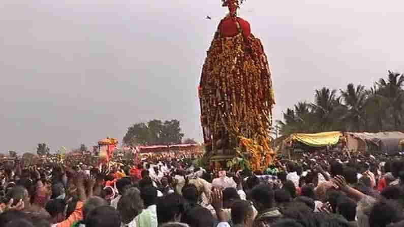 ಕೊರೊನಾ ಎರಡನೇ ಅಲೆಯ ನಡುವೆ ಹಾವೇರಿಯಲ್ಲಿ ಅದ್ದೂರಿಯಾಗಿ ನಡೆದ ಶರೀಫ ಶಿವಯೋಗಿಗಳ ರಥೋತ್ಸವ