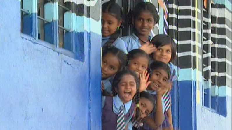 ಶೈಕ್ಷಣಿಕ ವರ್ಷದ ಅವಧಿ ಮತ್ತೆ ಪರಿಷ್ಕಾರ; ಜೂನ್ 15ರಿಂದ ಮುಂದಿನ ಶೈಕ್ಷಣಿಕ ವರ್ಷ ಆರಂಭ ಶೈಕ್ಷಣಿಕ ವರ್ಷದ ಅವಧಿ ಮತ್ತೆ ಪರಿಷ್ಕಾರ; ಜೂನ್ 15ರಿಂದ ಮುಂದಿನ ಶೈಕ್ಷಣಿಕ ವರ್ಷ ಆರಂಭ
