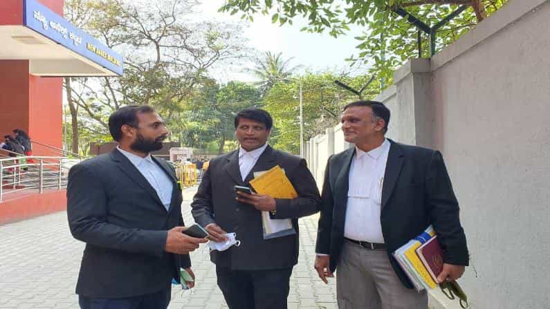 ಸಂತ್ರಸ್ಥ ಯುವತಿ ಯಾವುದೇ ಹೇಳಿಕೆಯನ್ನು ಬದಲಿಸಿಲ್ಲ, ಈ ಹಿಂದೆ ನೀಡಿದ್ದ ಹೇಳಿಕೆಗೆ ಬದ್ಧ: ವಕೀಲ ಸೂರ್ಯ ಮುಕುಂದರಾಜ್