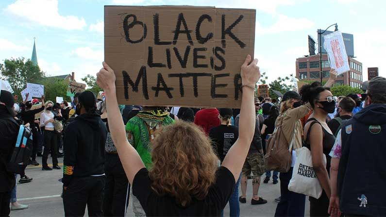 Black Lives Matter: ಜಾರ್ಜ್​ ಫ್ಲೈಡ್​ನನ್ನು ಕೊಂದ ನಗರದಲ್ಲೇ ಮತ್ತೋರ್ವ ಕಪ್ಪು ವರ್ಣೀಯನ ಕೊಲೆ, ಮಿನಿಯಾಪೊಲೀಸ್​ ಉದ್ವಿಗ್ನ