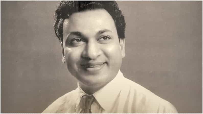 Rajkumar Death Anniversary: ಡಾ. ರಾಜ್ಕುಮಾರ್ ಭೌತಿಕವಾಗಿ ನಮ್ಮೆಲ್ಲರನ್ನು ಅಗಲಿ ಇಂದಿಗೆ 15 ವರ್ಷ! Rajkumar Death Anniversary: ಡಾ. ರಾಜ್ಕುಮಾರ್ ಭೌತಿಕವಾಗಿ ನಮ್ಮೆಲ್ಲರನ್ನು ಅಗಲಿ ಇಂದಿಗೆ 15 ವರ್ಷ!